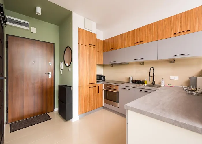 Urban Quiet By Bookinghost * وارسو